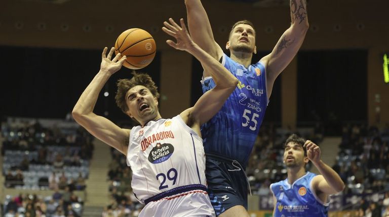 El Zamora es uno de los tres equipos que recibió 100 puntos del Obradoiro