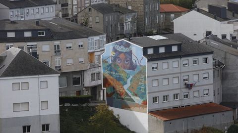 Castro Caldelas ha transformado varias medianeras en obras de arte a través de murales