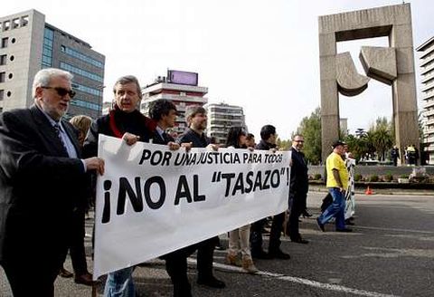 Abogados y funcionarios se manifiestan contra el tasazo en Vigo en el 2013. 