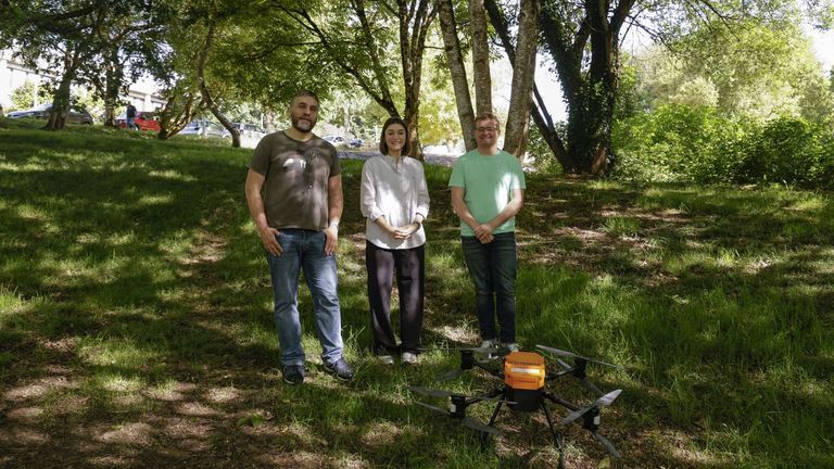 Investigadores del campus de Lugo diseñan un dron capaz de volar más bajo que el resto: «Será de gran ayuda»