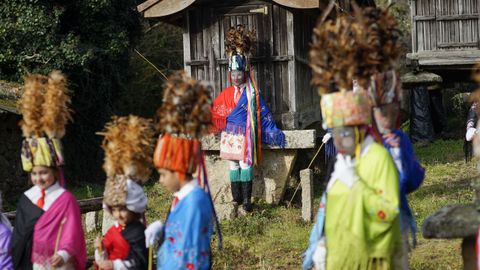 Domingo de carnaval. Entroidos tradicionales. Bonitas de Sande (Cartelle).