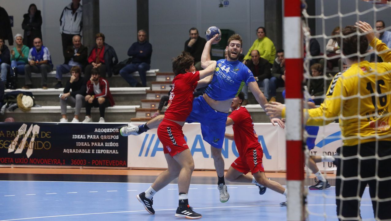 Im�genes que dej� un soleado domingo de carnaval.El accidente se produjo cerca de la depuradora de Sarria