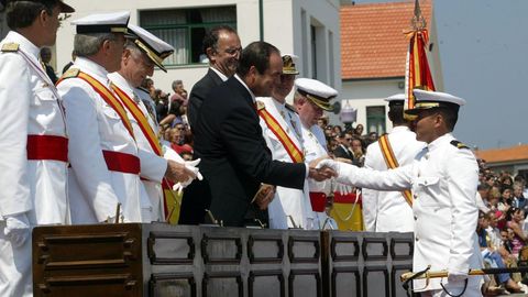 Entrega de los reales despachos en la escuela naval de Marín. Verano del 2004