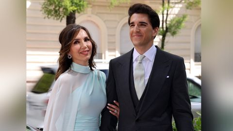 Paloma Lago y su hijoJavier Garca-Obregn, en la boda de este
