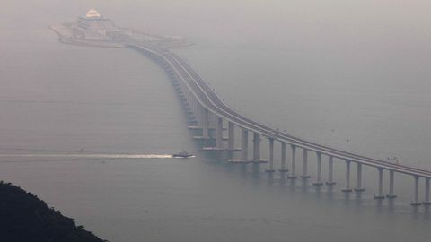 Vista del puente Zhuhai Macau, que conecta Hong Kong y las poblaciones chinas de Zhuhai y Macau, durante su inauguracin oficial en Hong Kong, China