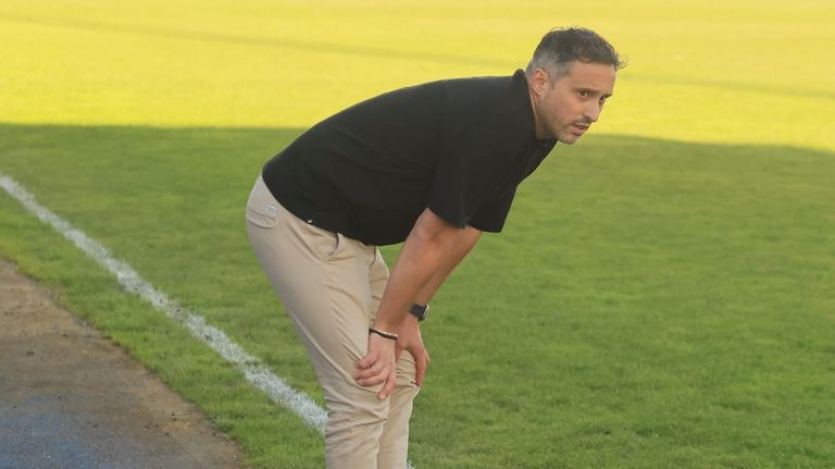 Diego Bermúdez deja el Ribadeo por «incompatibilidad» con sus funciones en la selección de Uruguay