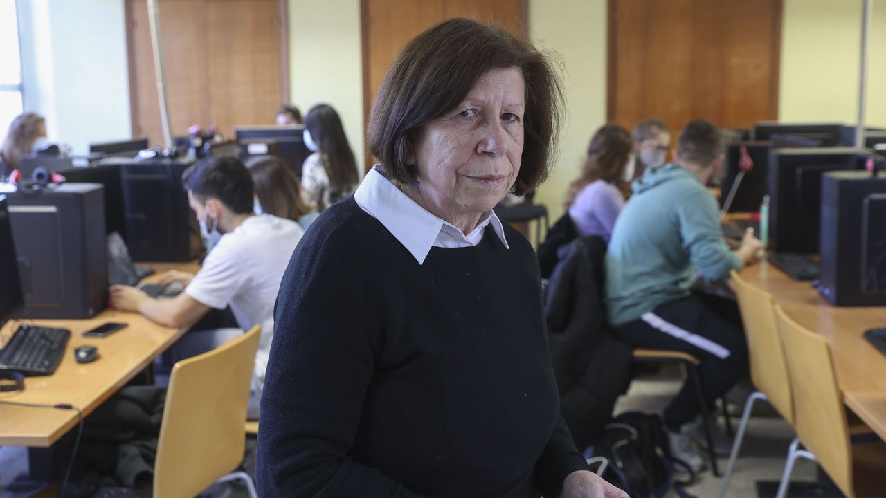 Pescados y mariscos para�Nochebuena.Milagros Trigo, exdirectora del CPI O Cruce, de Cerceda