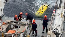 Galicia se asfixia con la primera ola de calor del verano.Una de las inmersiones del robot submarino Uly x