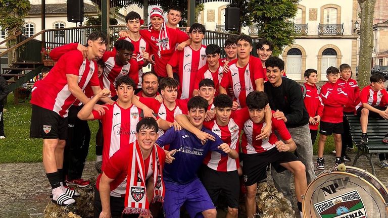 El Lourenzá juvenil consuma un histórico ascenso a Preferente: «É un bloque espectacular»