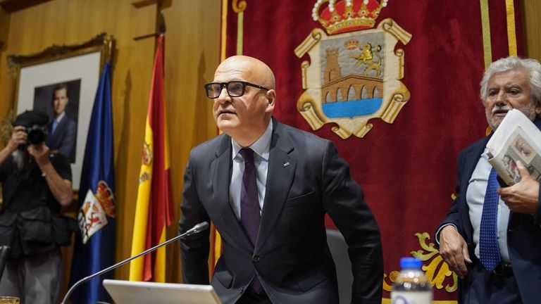 José Manuel Baltar, a su llegada al pleno de la Diputación ourensana.