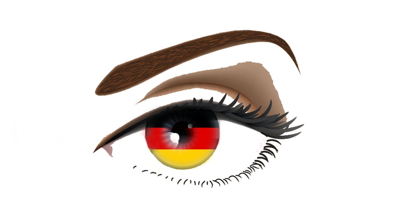 Un�camino sin caminantes.�lvaro y Jorge Pino ayudan a Suso Valverde a subir a la Cruz de Ferro en su handbike