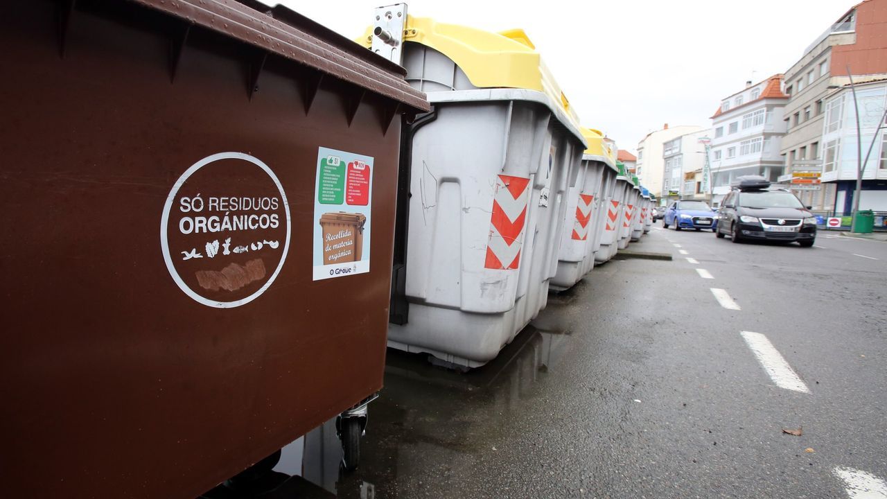 Primera nevada del invierno en la monta�a de Lugo.Exterior de la captaci�n de agua de la parroquia de Quintela
