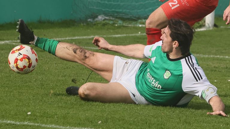 El Burela asume su nueva realidad tras caer por primera vez a la zona de descenso en Preferente