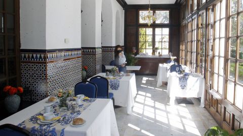 En la imagen, el comedor situado en la galería del Pazo Libunca, cuya construcción se remonta a 1922