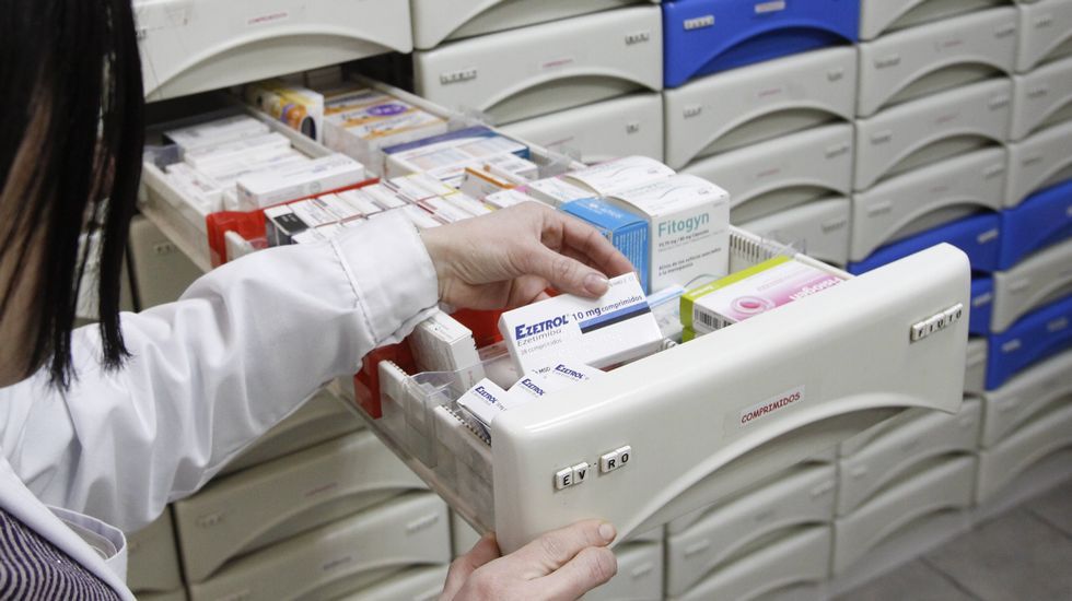 <span lang= es-es >Curso de buceo</span>. Ayer hubo un bautismo de buceo en la piscina de Frigsa, gracias a unos cursos en los que participan 500 personas, con el fin de promocionar el submarinismo en A Mari�a. 