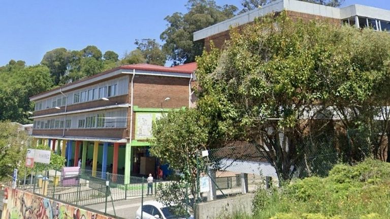 Caballero renuncia a viviendas en Canicouva en favor de nuevas dependencias para el colegio