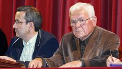 A la derecha, Francisco Dopico, en una imagen del 2009, durante una asamblea de Promavi, y a su izquierda, Manuel Galdo, actual presidente de la asociacin