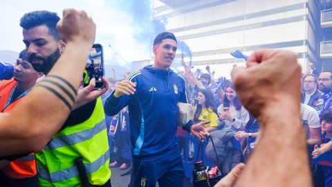 Recibimiento al Real Oviedo en la previa del partido contra el Villarreal