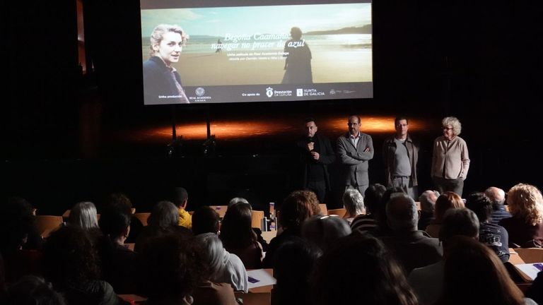 A Academia abre a semana das Letras en Vigo coa proxección do documental «Begoña Caamaño: navegar no pracer do azul»