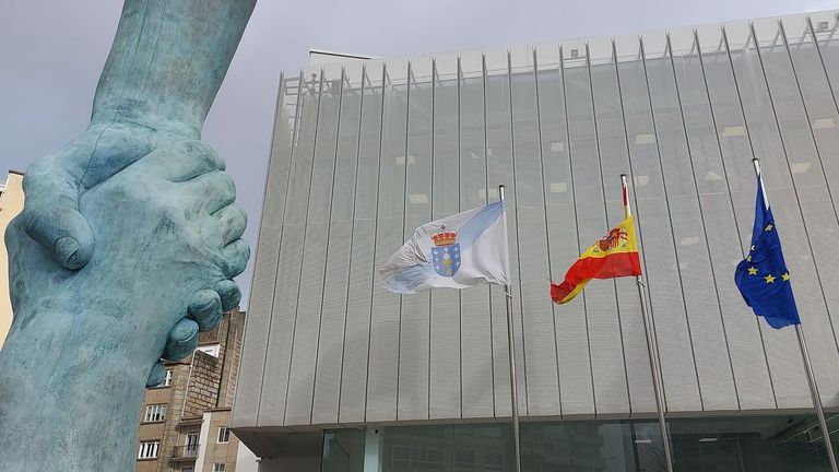 Lleva a juicio a su exmujer por vender su Porsche en Vigo pese a que una cláusula matrimonial se lo prohibía