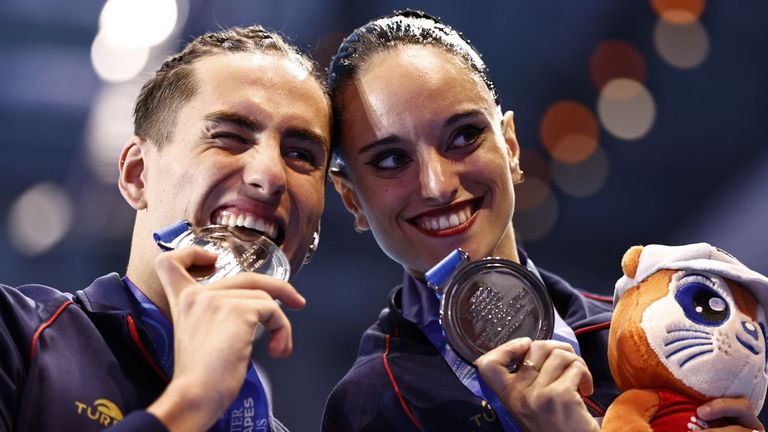 Dennis González y Mireia Hernández, plata para España con su dúo técnico mixto en el Mundial de natación artística