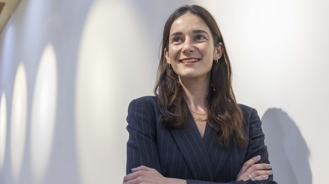 Atardecer enFisterra y amanecer en Nachikatsuura.Miles de personas acuden todo el ao al Cabo Fisterra para contemplar el atardecer.