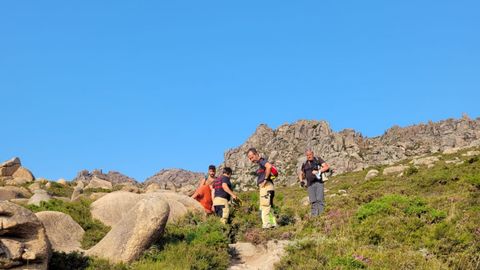 Imagen de archivo de un rescate en el monte Pindo de Carnota