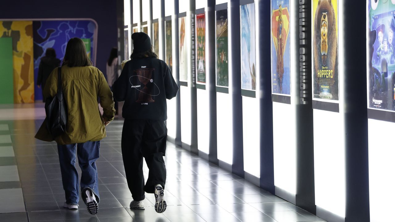 Pontevedra da la bienvenida a los Premios Feroz 2026.Entrada a los cines de Marineda City