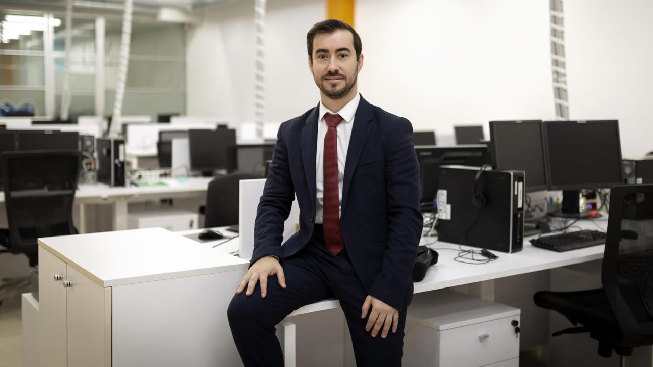 salgado.Adrián Alonso, CEO de SIVSA, en la sede de la compañía en Vigo