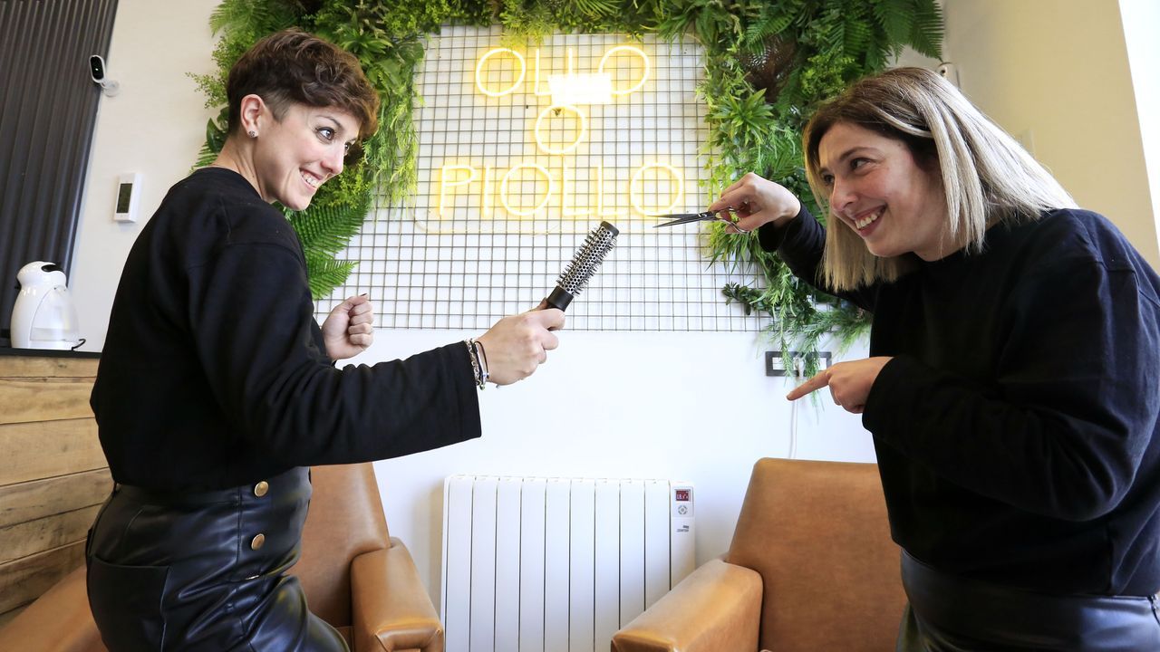 Las due�as del Toxo Sal�n, en Lugo, apuestan por las nuevas tendencias y la cercan�a con los clientes.Alfonso L�pez y Daniel Silva presentan en Eduardo Souto el m�todo de Hospital Capilar