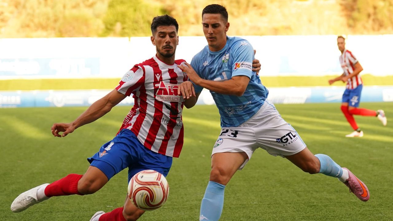 Diego Canty (derecha), durante un partido de esta temporada con el Ciudad de Lucena