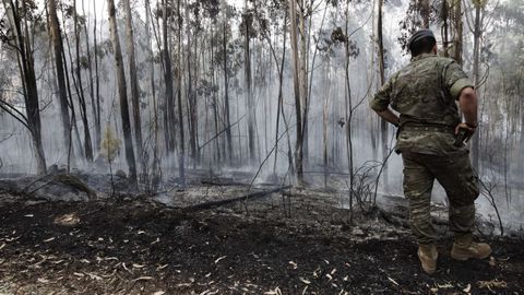 Imagen de archivo de un incendio en Ponteareas del 2017
