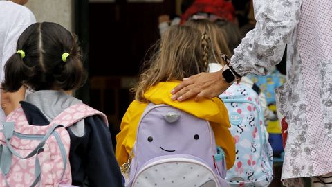 Las mochilas escolares volvieron hoy a las calles gallegas