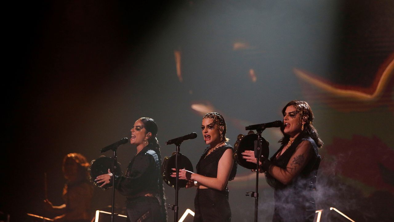 Adeus ao entroido de Lugo 2022.El grupo Tanxugueiras acta durante la final del Benidorm Fest