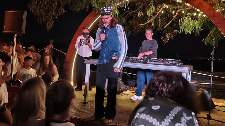 Carlos Ares e Baiuca poñen banda sonora á máxica noite de San Xoán