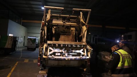 La policía investiga el sabotaje a siete camiones del servicio de recogida de basura de la concesionaria Urbaser