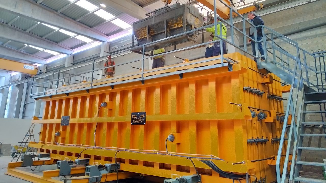 La nueva tienda de Zara Home, en im&aacute;genes.La constructora L&oacute;pez Cao invirti&oacute; 200.000 euros en la m&aacute;quina que fabrica los tabiques de hormig&oacute;n aligerado desarrollados por el consorcio formado con Naos, GalaiControl y la UDC. El nuevo sistema adelanta el fin de las paredes de ladrillo y la llegada del hogar digital