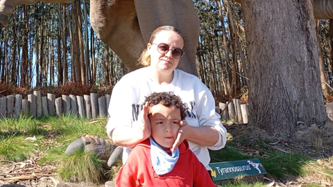 La asturiana Sonia Albesa, junto con su hijo Daniel