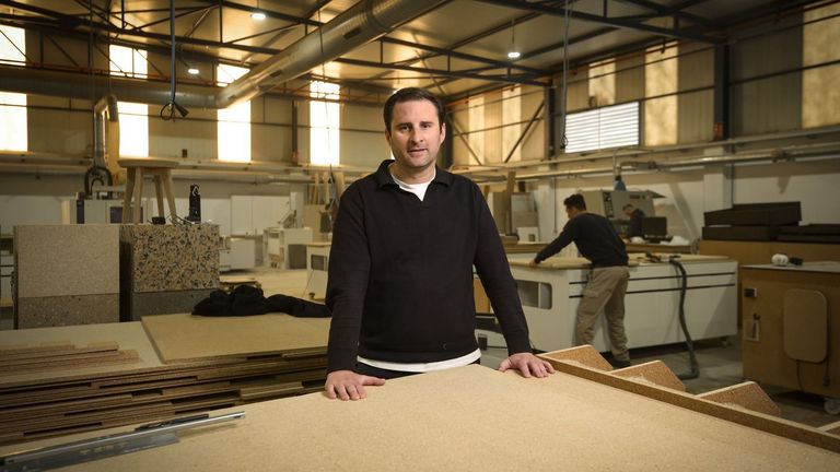 David Camba, el empresario abanderado de la economía circular: «Pasar del garaje a la línea de producción fue más complejo que crear el material»