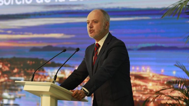 O Concello elixe a David Regades para redactar o pregón do Día de Galicia