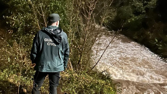 La Guardia Civil activa un dispositivo de b�squeda tras la ca�da de una mujer al r�o en San Mart�n del Rey Aurelio