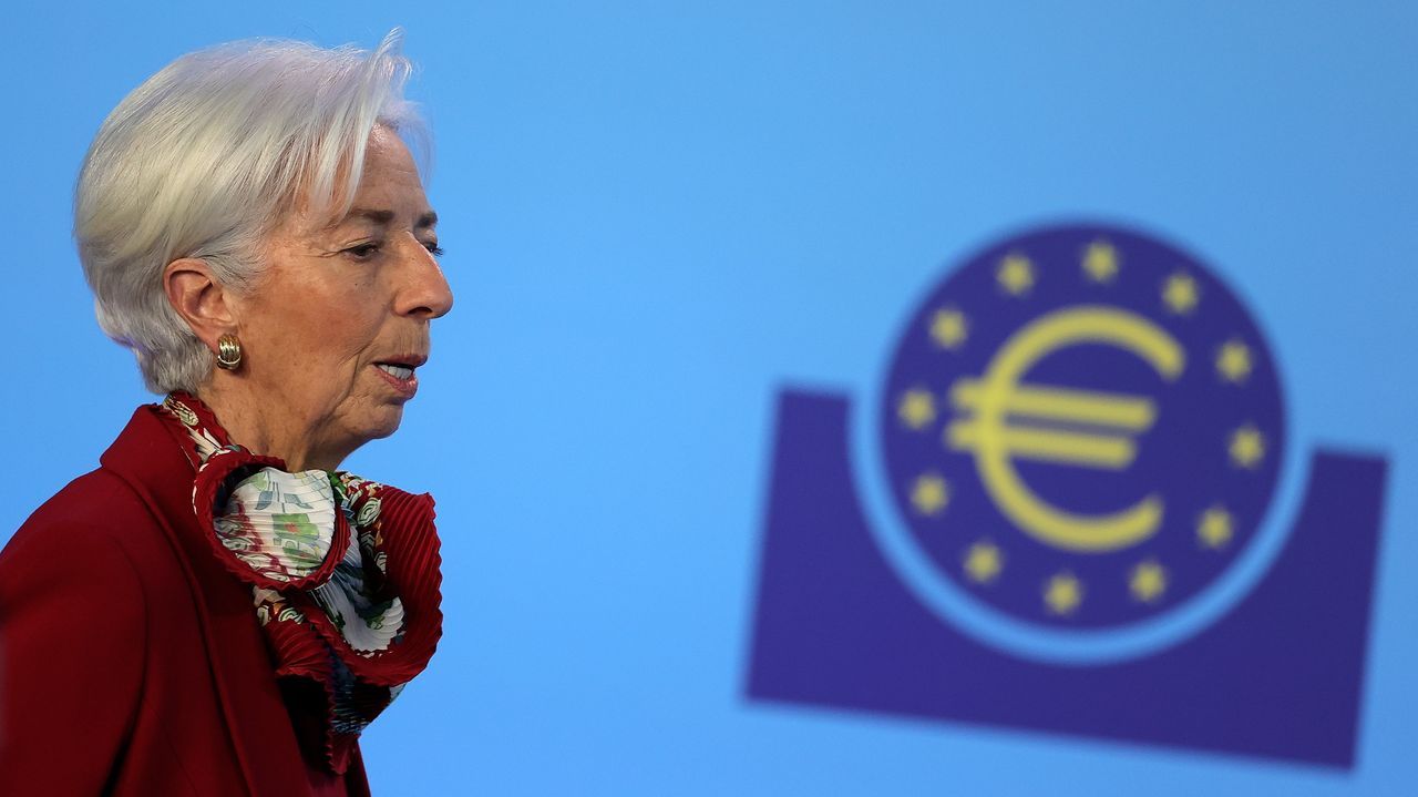El BCE endurece los tipos de interés y dice estar «listo» para inyectar liquidez a los bancos en caso de necesidad.El ministro de Defensa italiano, Guido Crosetto