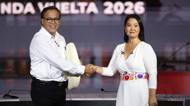 Batalla electoral entre la ultra Fujimori y el progresista Roberto Sánchez en Perú