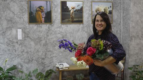 Iria García abrió en mayo Malaherba, donde propone una visión distinta del mundo floral.