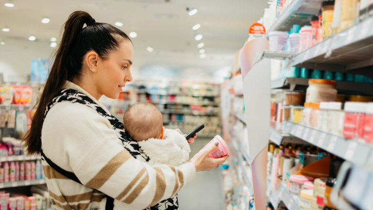 Ocho de cada diez alimentos infantiles no cumple criterios nutricionales de la OMS: «El 98 % de los purés requerirían advertencias por su azúcar»