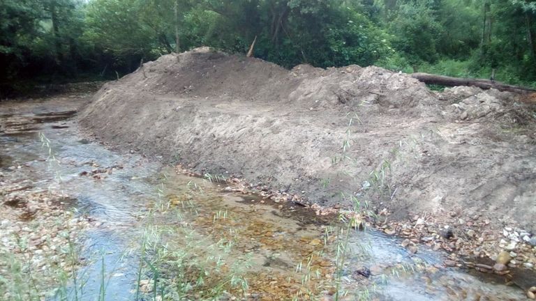 Obras de dragado en el río Ereba, en Llanes