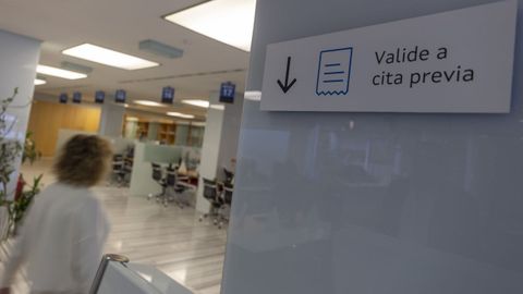 Punto de validacin de la cita previa en el complejo administrativo de San Caetano en Santiago