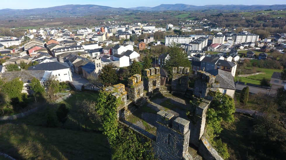 Las fotos de Larsa, la empresa lctea que naci en Chantada.Vistas de la villa de Sarria