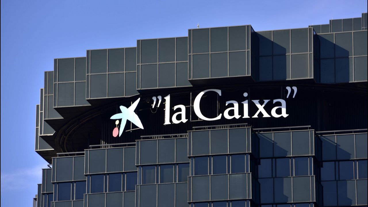 CaixaBank, imputada por blanqueo de dinero de la mafia china