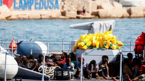Imagen de archivo de migrantes en la isla italiana de Lampedusa el 18 de septiembre.